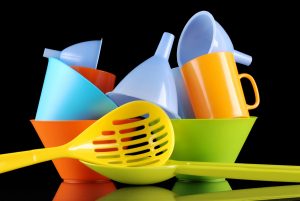 Produk plastik Mirota terdiri dari berbagai bentuk dan ukuran yang solusi material yang praktis dan ramah lingkungan dengan desain modern